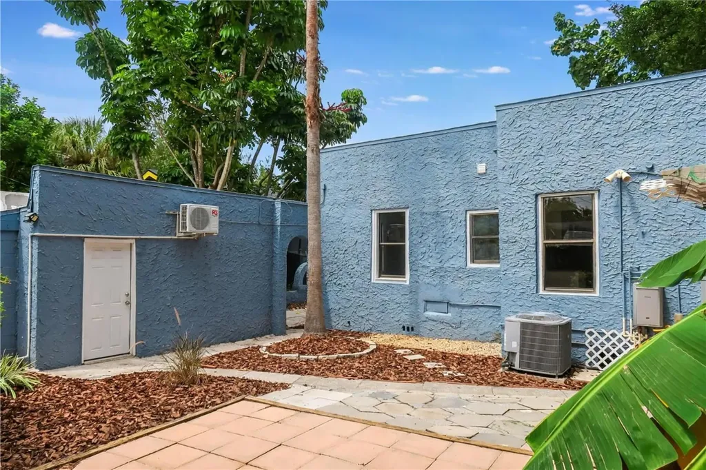 526 Kirkwood Terrace N St Petersburg FL 33701