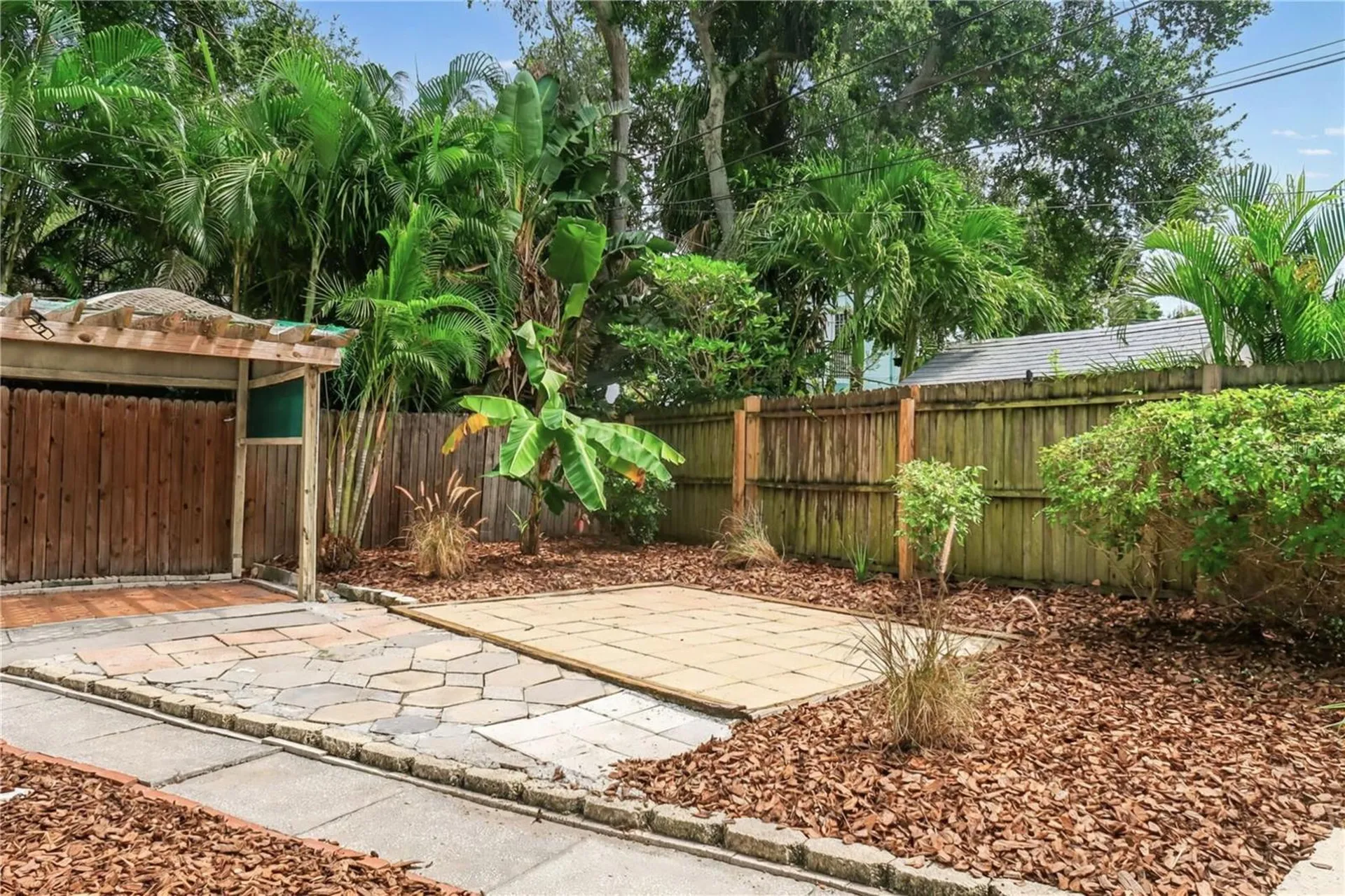 526 Kirkwood Terrace N St Petersburg FL 33701