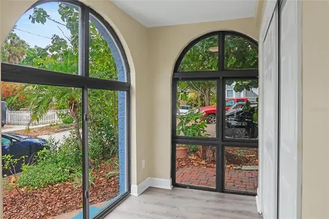 526 Kirkwood Terrace N St Petersburg FL 33701