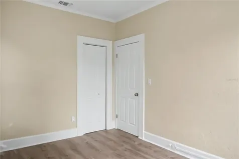 526 Kirkwood Terrace N St Petersburg FL 33701