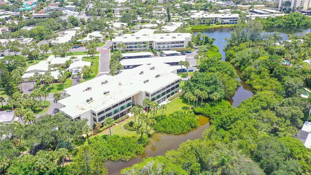 225 Hourglass Way Sarasota FL 34242