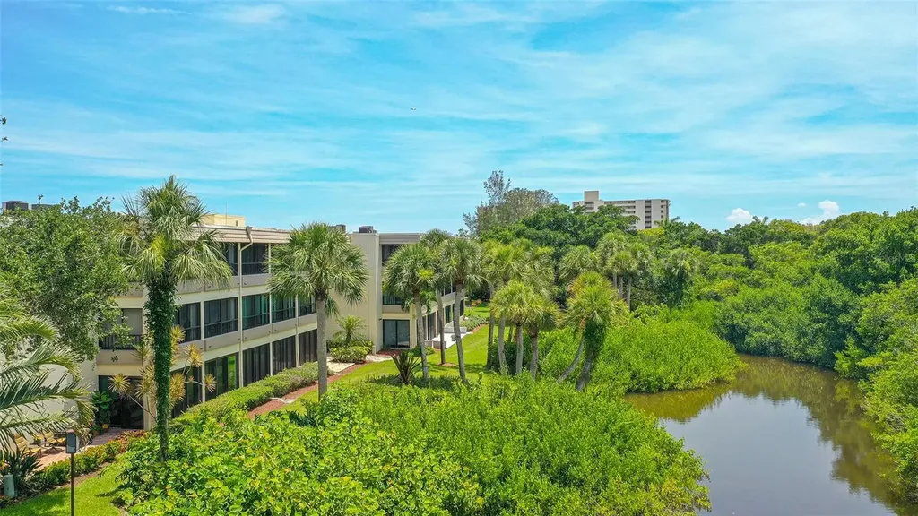 225 Hourglass Way Sarasota FL 34242