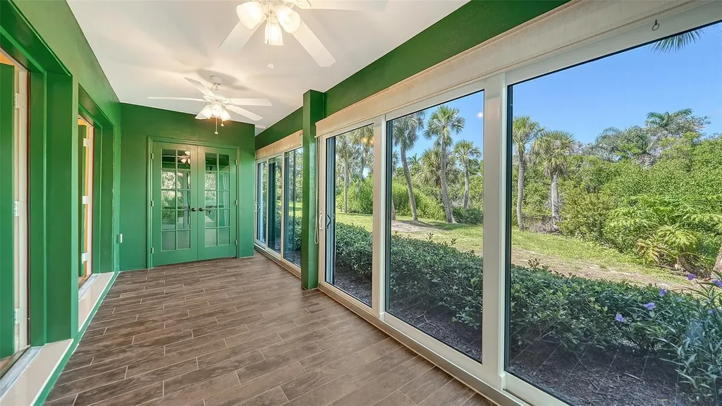 225 Hourglass Way Sarasota FL 34242