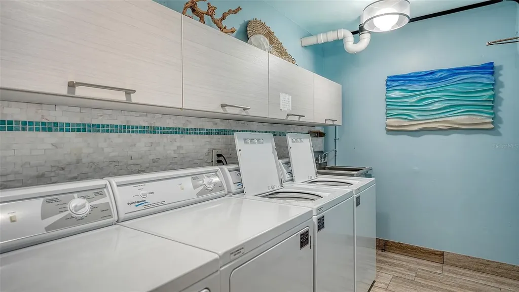 225 Hourglass Way Sarasota FL 34242
