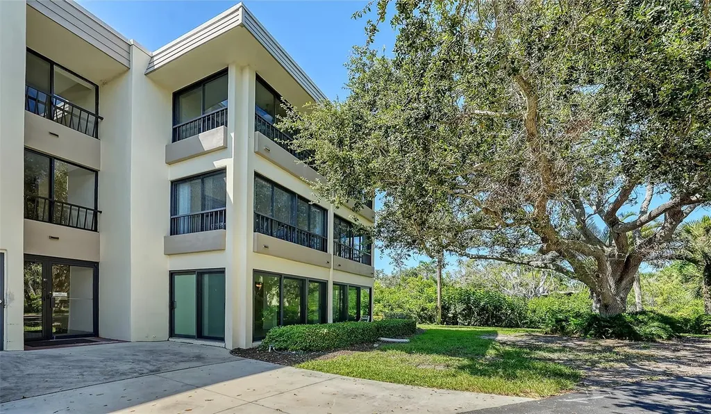 225 Hourglass Way Sarasota FL 34242