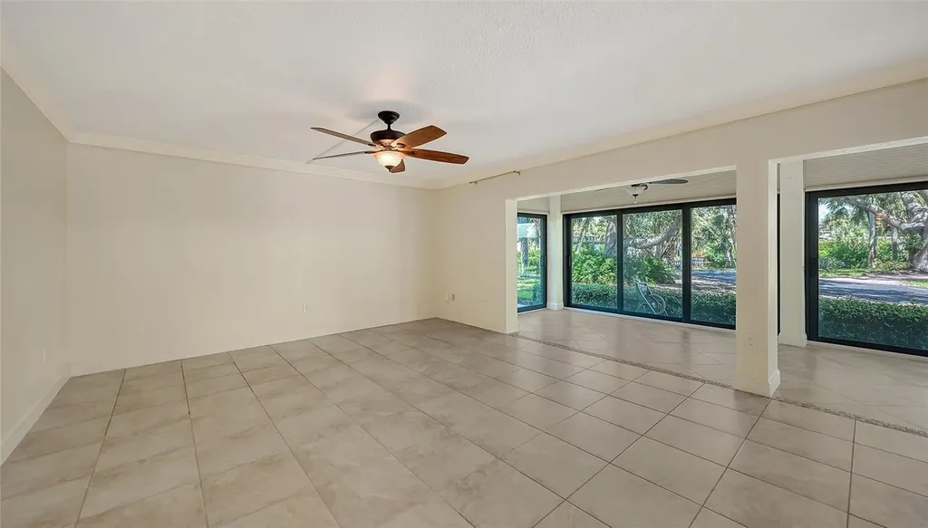 225 Hourglass Way Sarasota FL 34242
