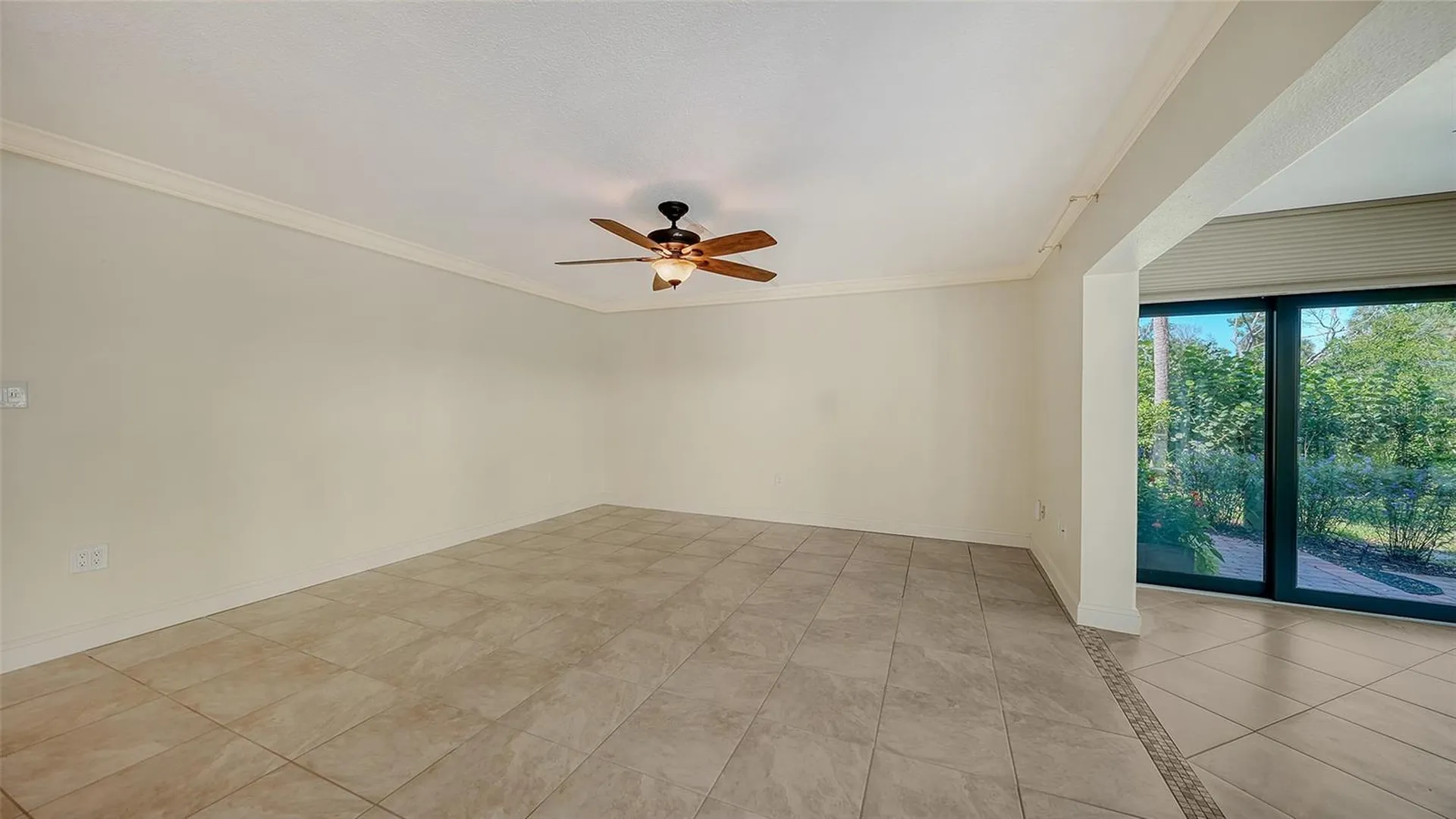 225 Hourglass Way Sarasota FL 34242