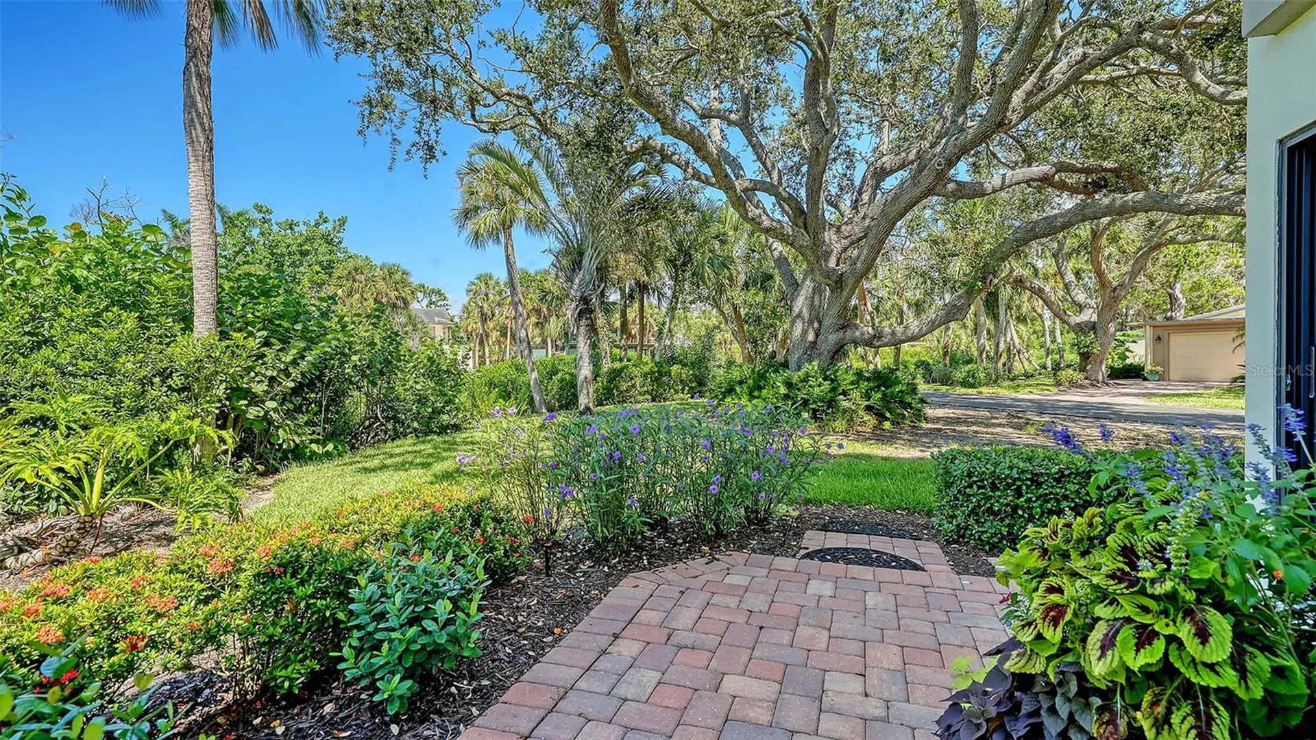 225 Hourglass Way Sarasota FL 34242