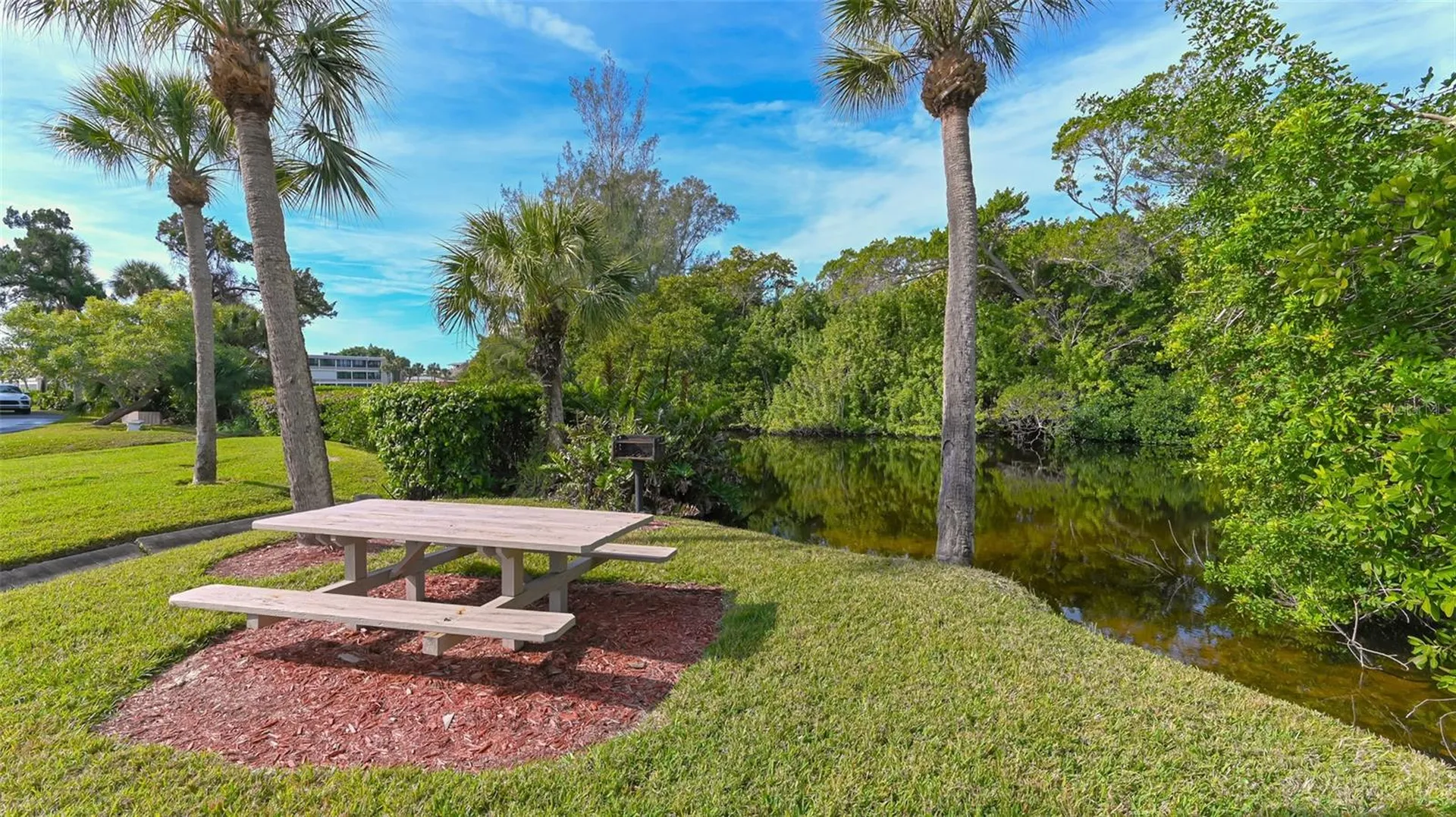 225 Hourglass Way Sarasota FL 34242