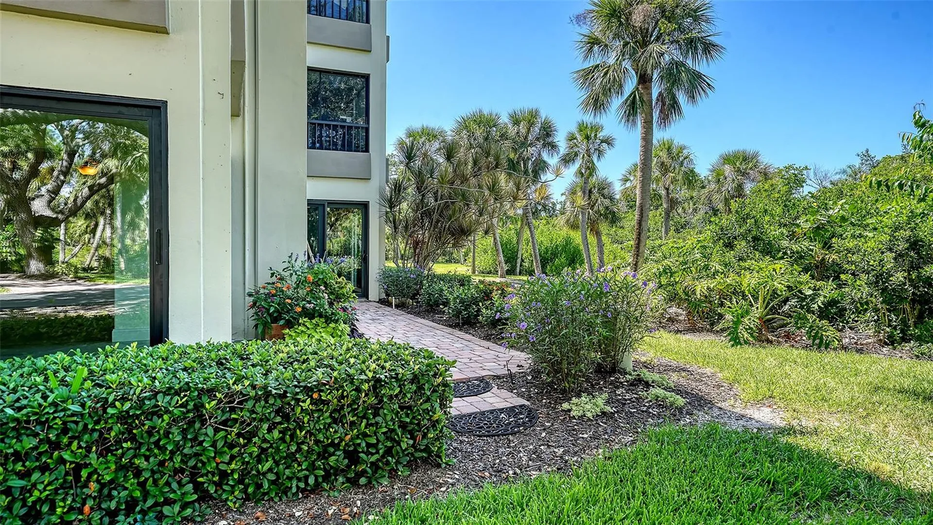 225 Hourglass Way Sarasota FL 34242