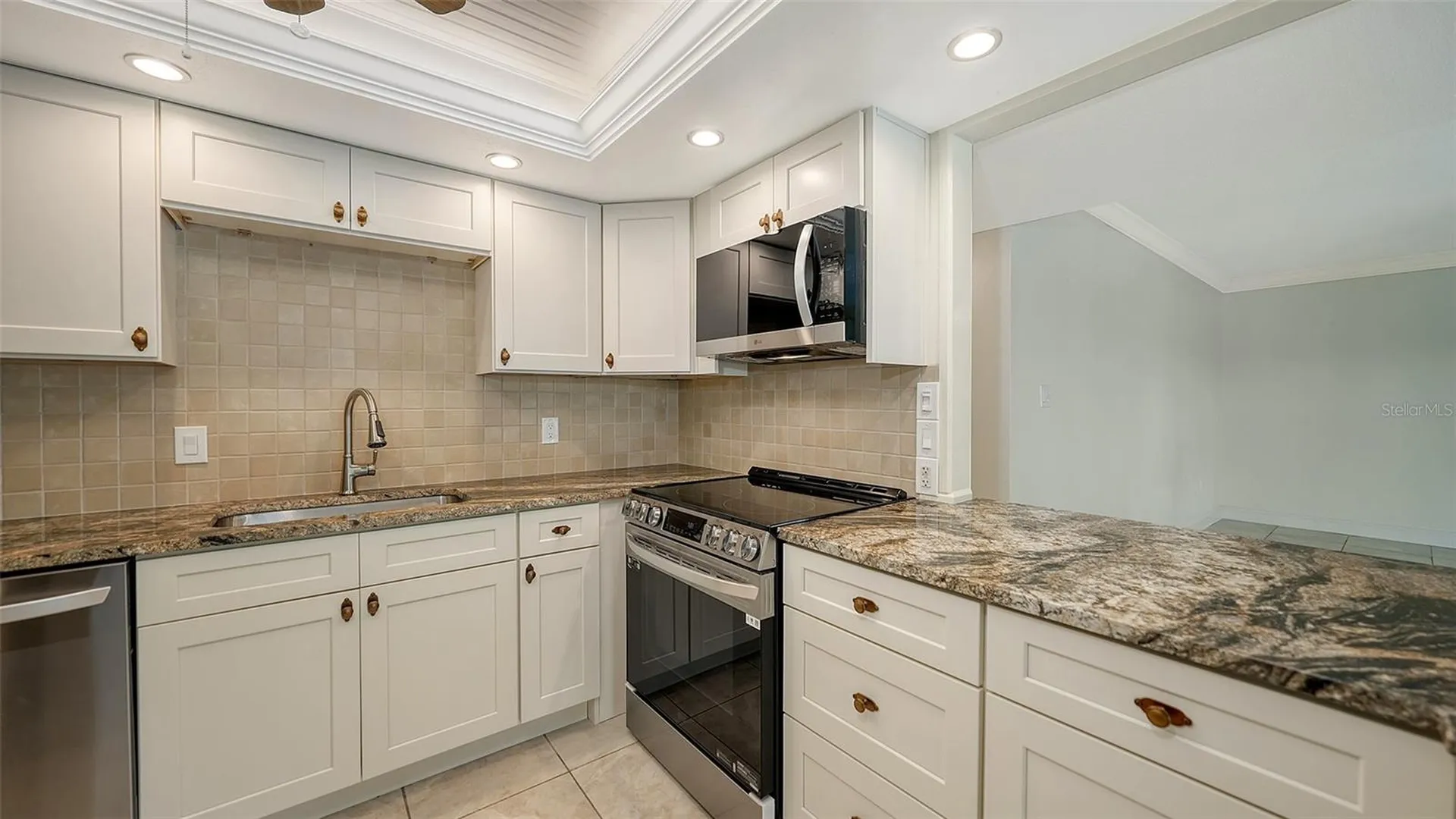 225 Hourglass Way Sarasota FL 34242