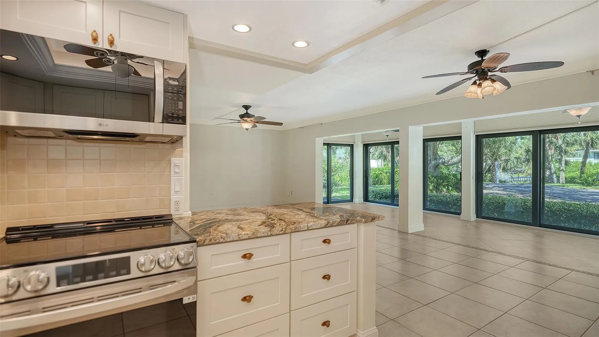 225 Hourglass Way Sarasota FL 34242