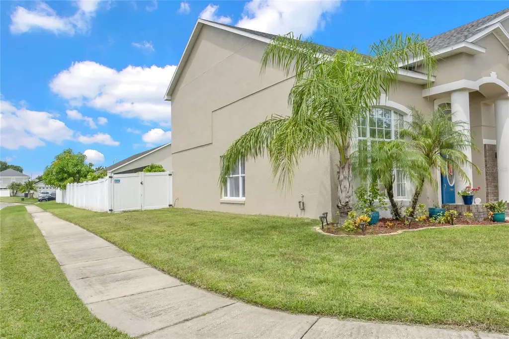 100 Thornbury Lane Kissimmee FL 34744
