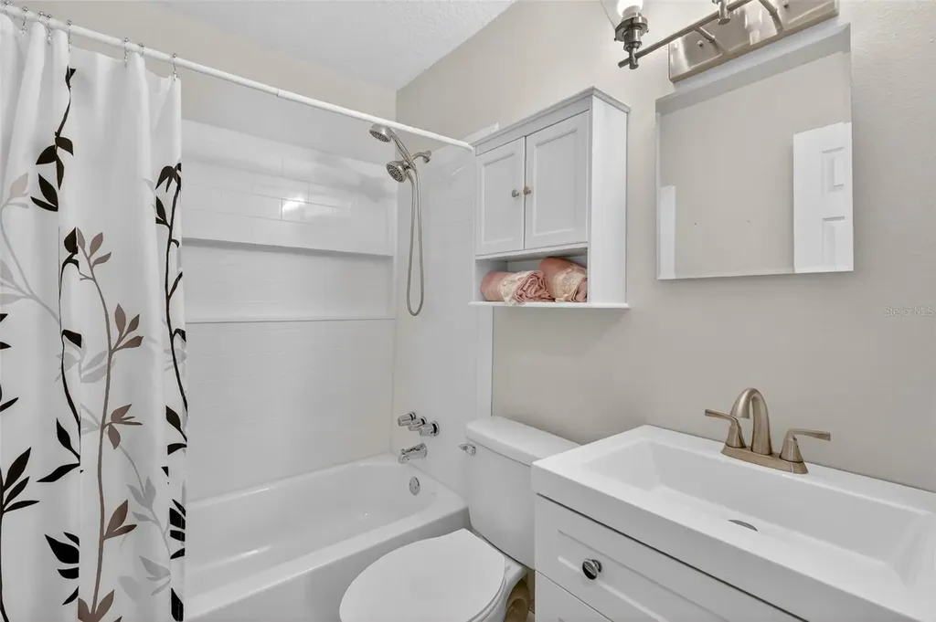 705 Mike Avenue Fruitland Park FL 34731