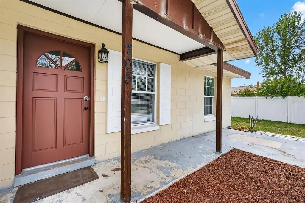 705 Mike Avenue Fruitland Park FL 34731