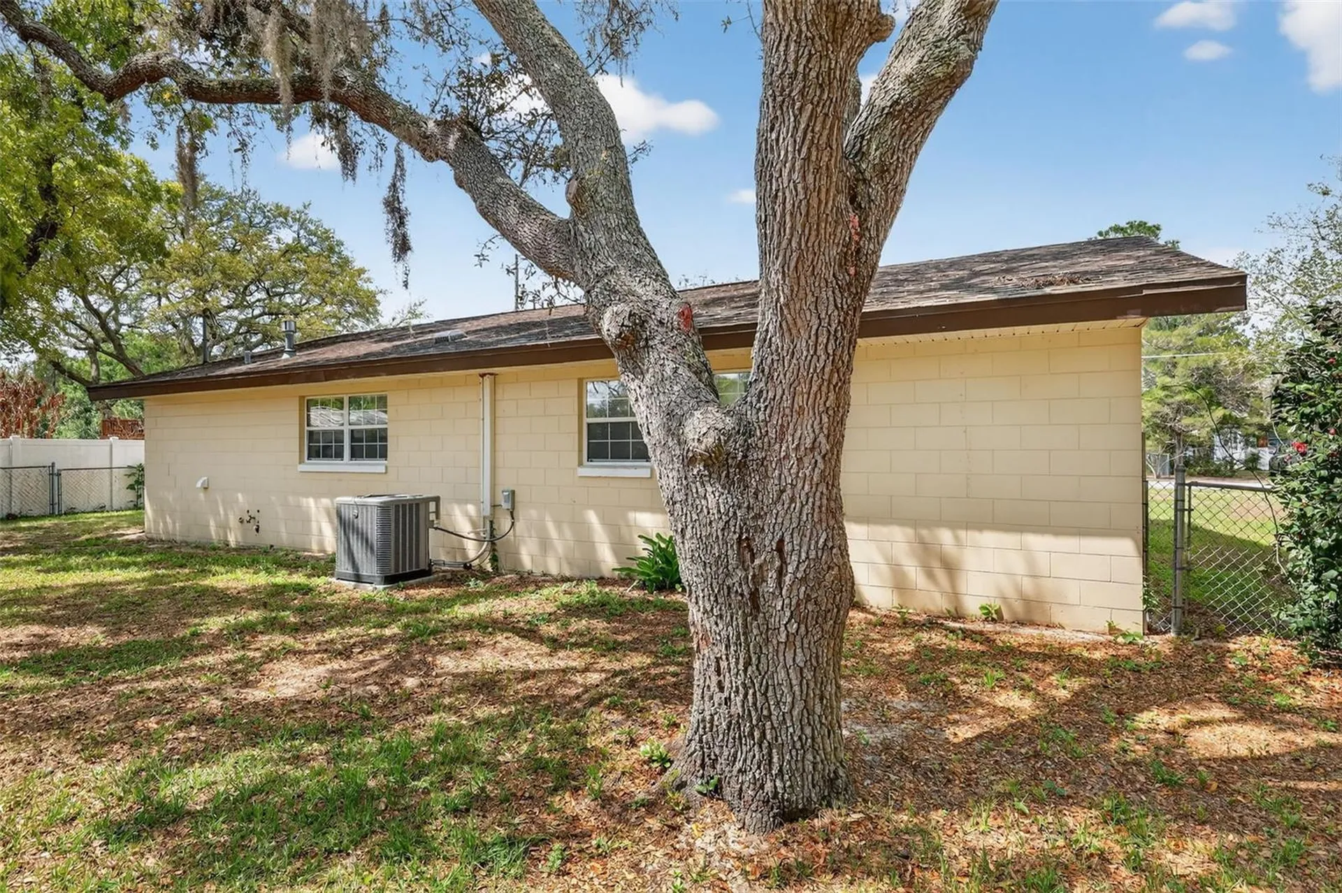 705 Mike Avenue Fruitland Park FL 34731