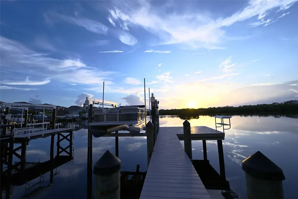 1056 Seagrape Drive Ruskin FL 33570