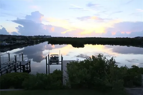 1056 Seagrape Drive Ruskin FL 33570