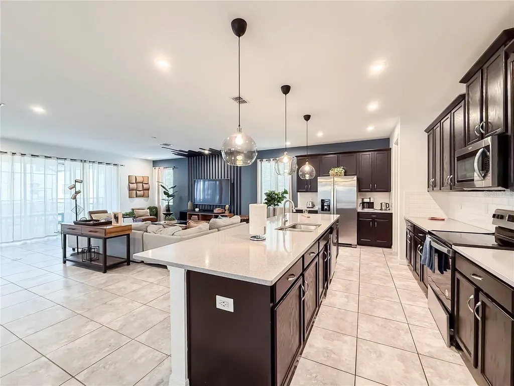 8953 Hilton Ridge Avenue Kissimmee FL 34747