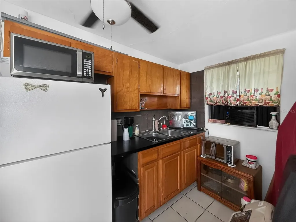 8009 Cornwall Lane Tampa FL 33615