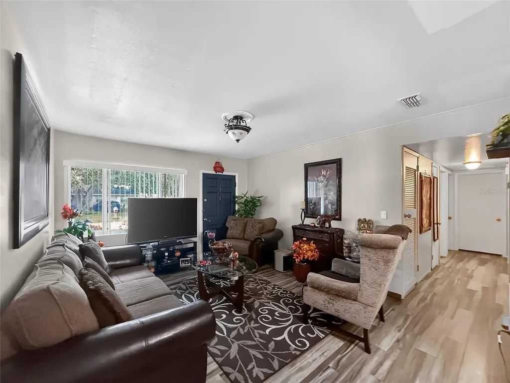 8009 Cornwall Lane Tampa FL 33615