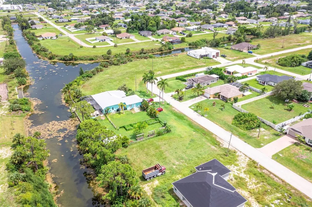 1623 NE 36th Lane Cape Coral FL 33909