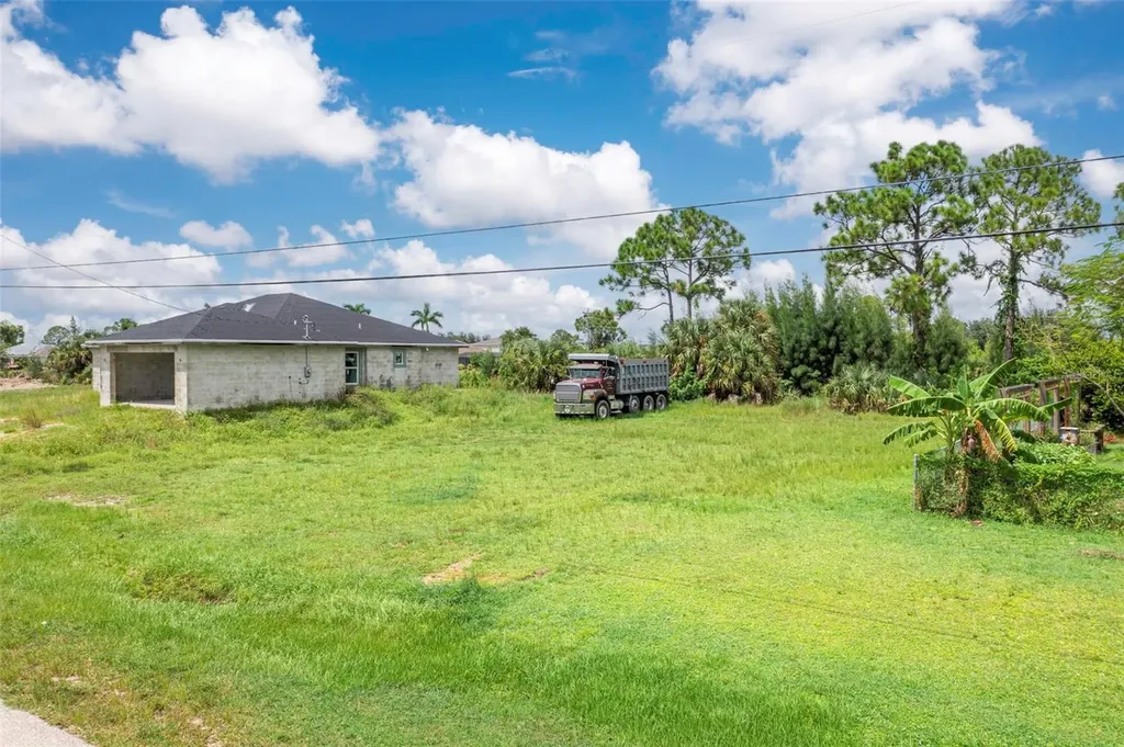 1623 NE 36th Lane Cape Coral FL 33909