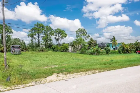 1623 NE 36th Lane Cape Coral FL 33909