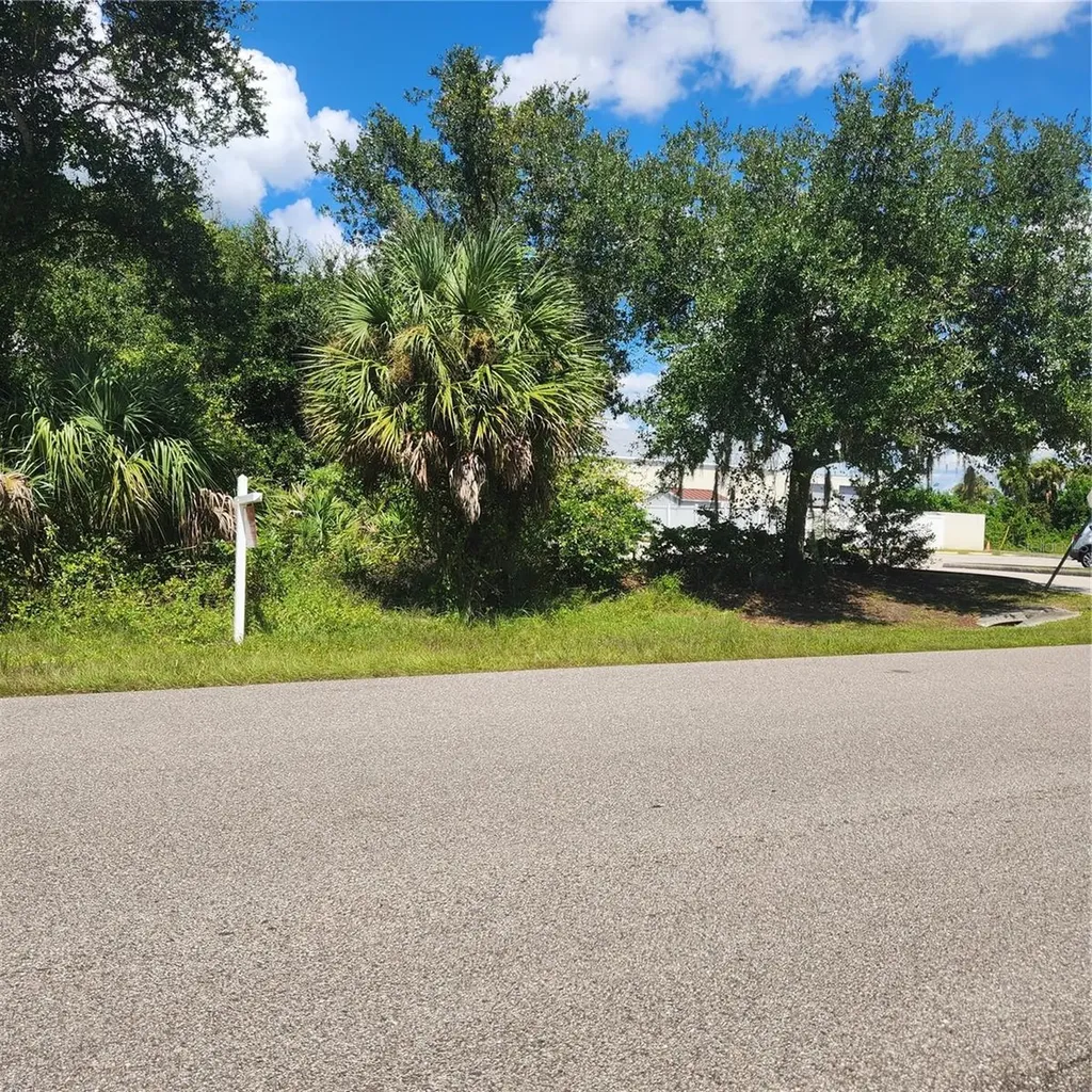 1707 Cedarwood Street Port Charlotte FL 33948