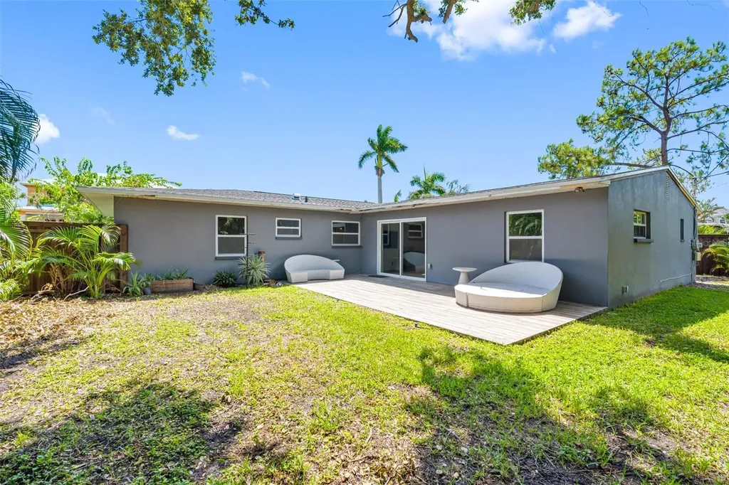 439 Capri Way NE St Petersburg FL 33704