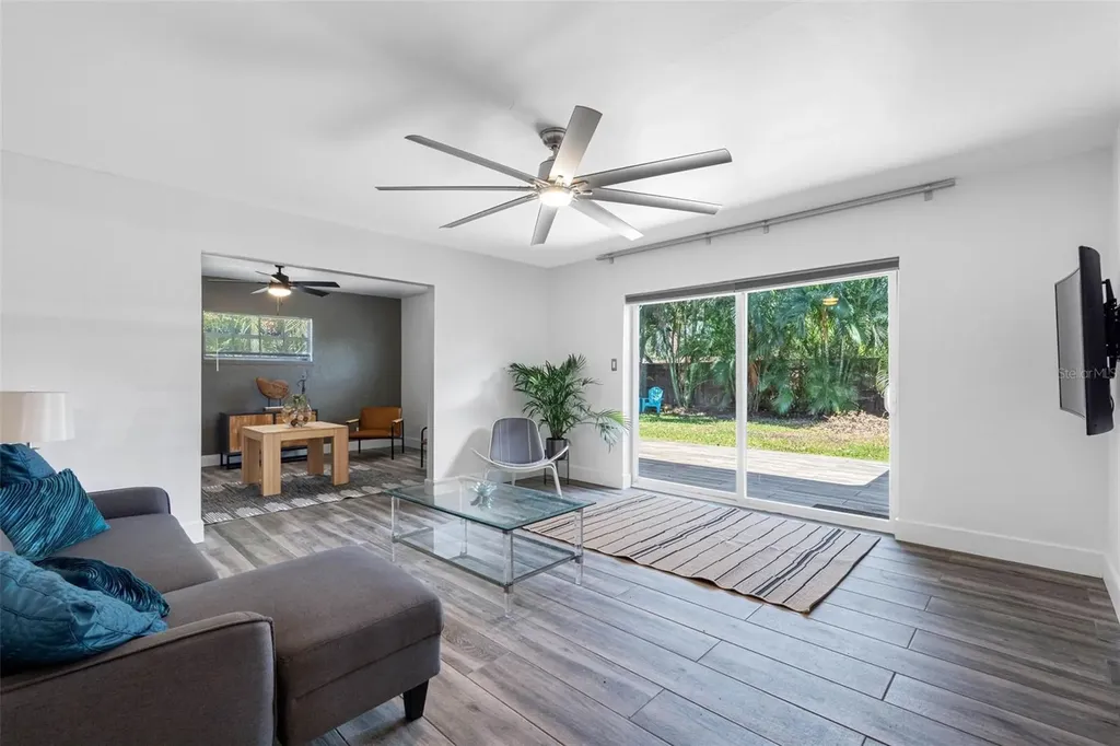 439 Capri Way NE St Petersburg FL 33704