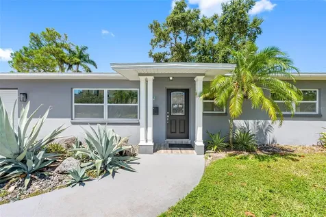 439 Capri Way NE St Petersburg FL 33704