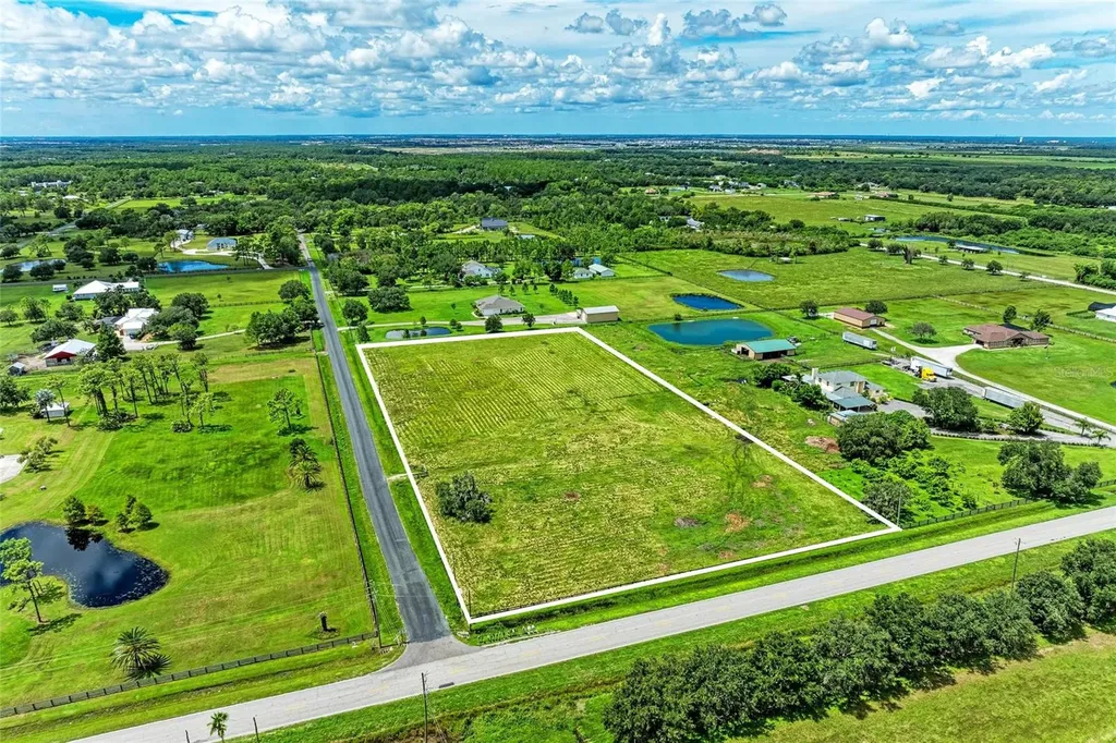 23221 63rd Avenue E Bradenton FL 34211