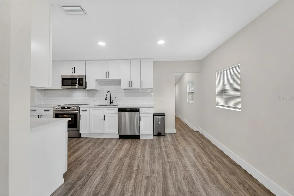 2525 W Beach Street Tampa FL 33607