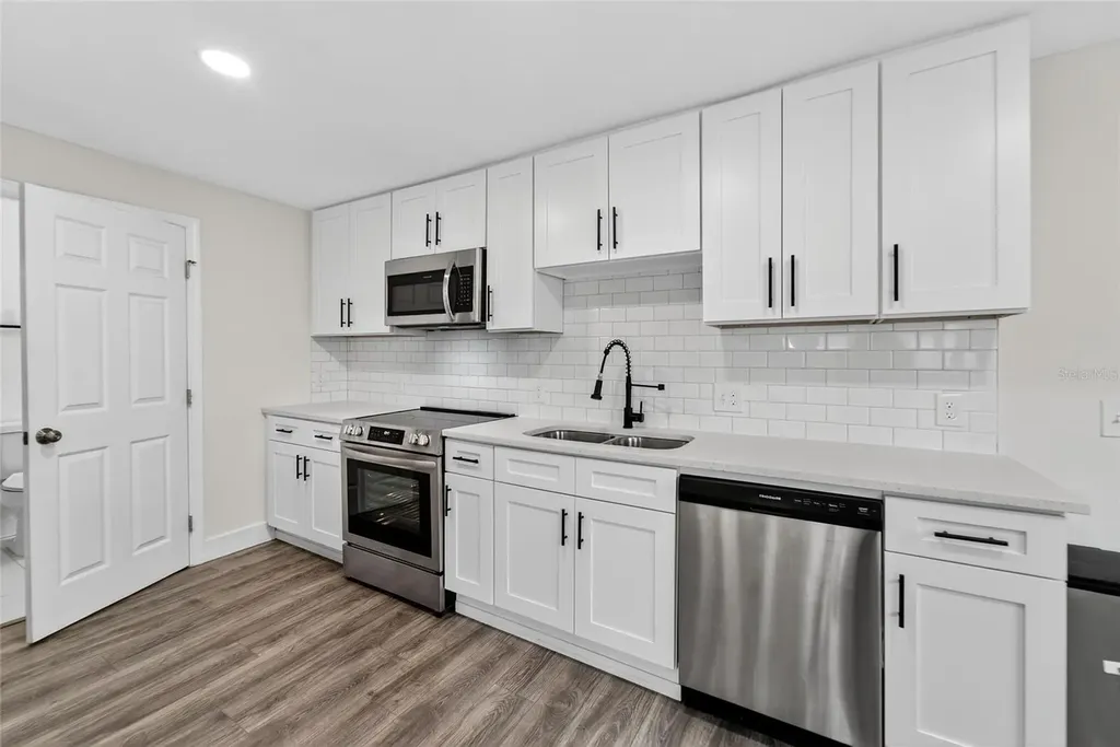 2525 W Beach Street Tampa FL 33607