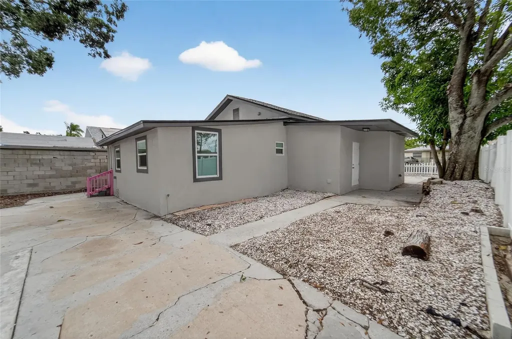 2525 W Beach Street Tampa FL 33607