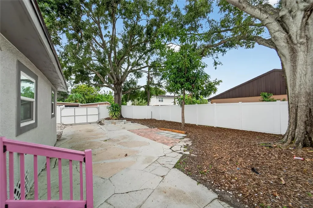 2525 W Beach Street Tampa FL 33607