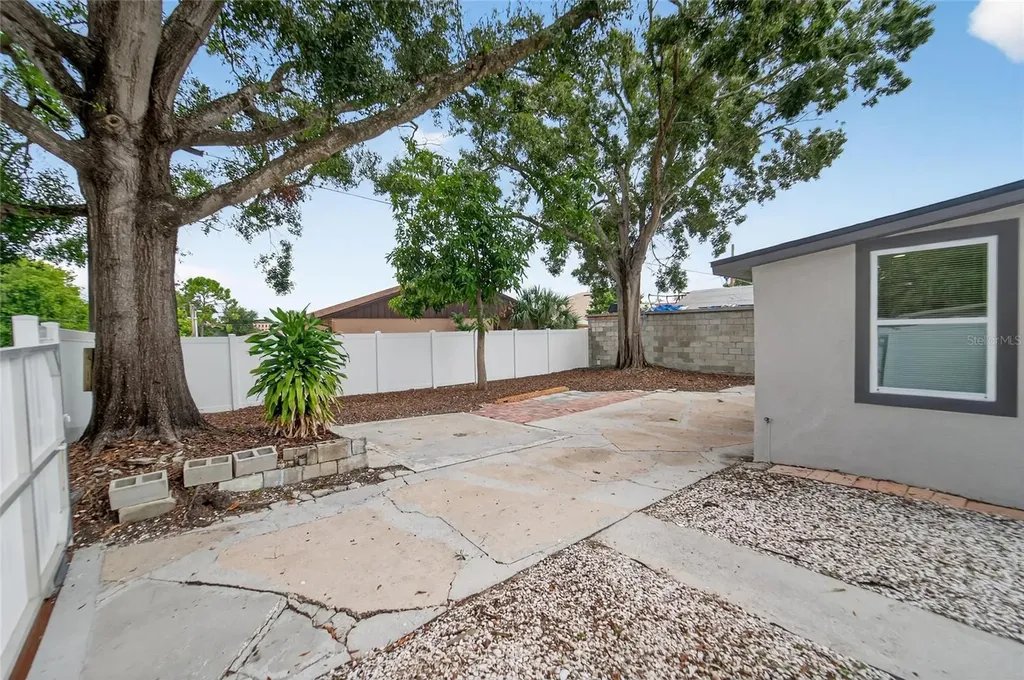 2525 W Beach Street Tampa FL 33607