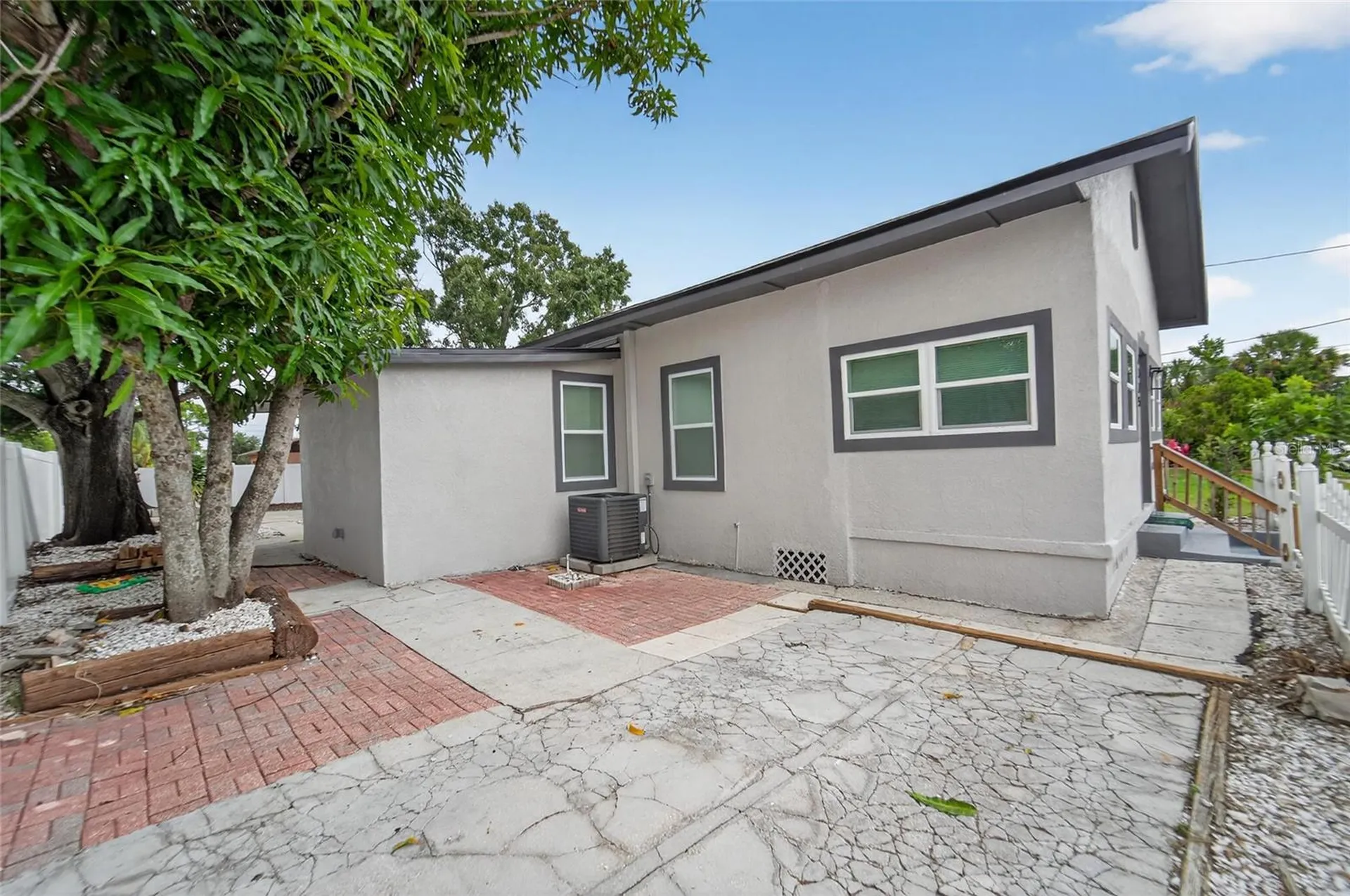 2525 W Beach Street Tampa FL 33607