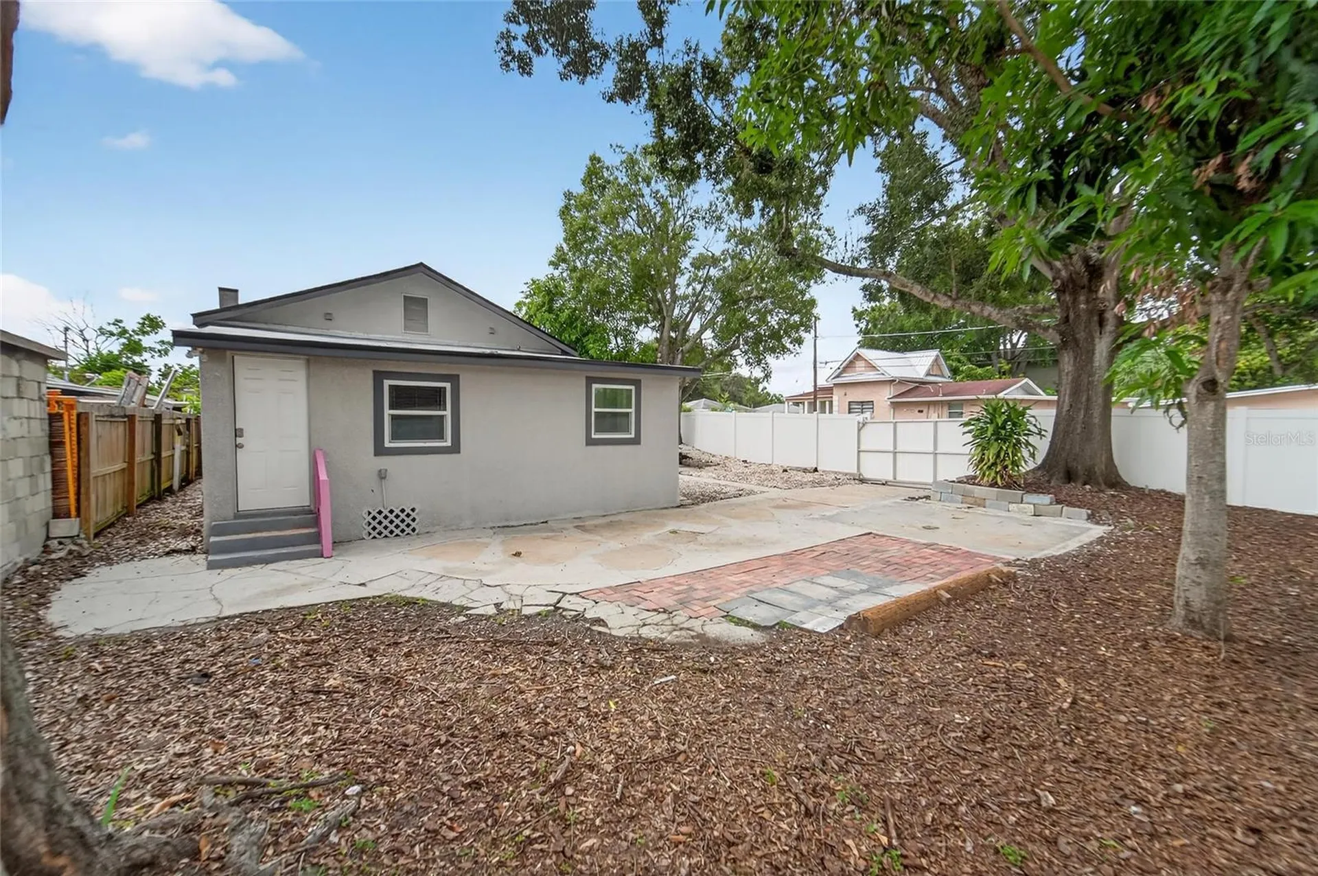 2525 W Beach Street Tampa FL 33607