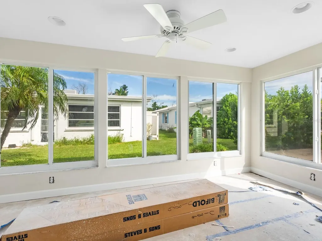 667 El Centro Longboat Key FL 34228