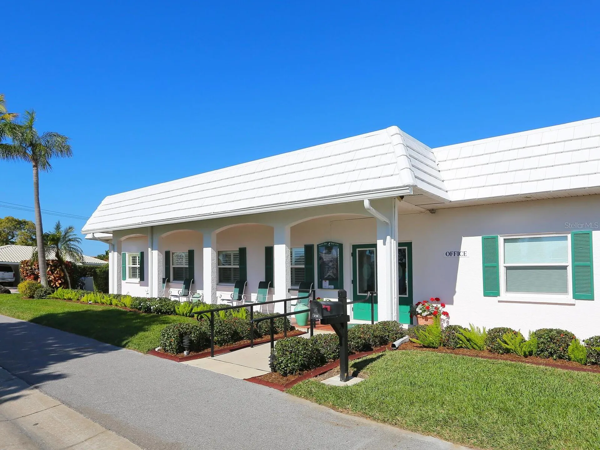 667 El Centro Longboat Key FL 34228
