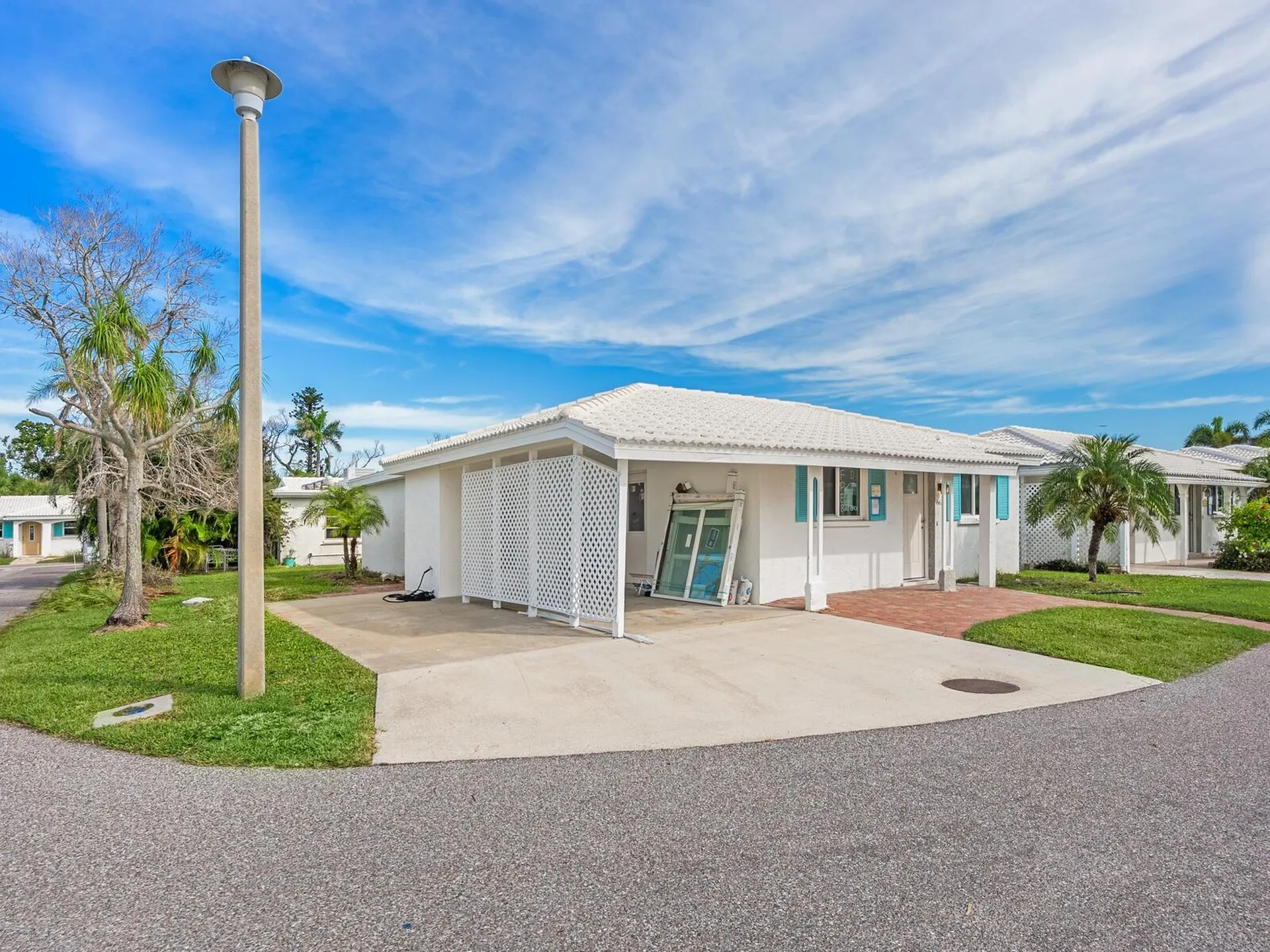 667 El Centro Longboat Key FL 34228