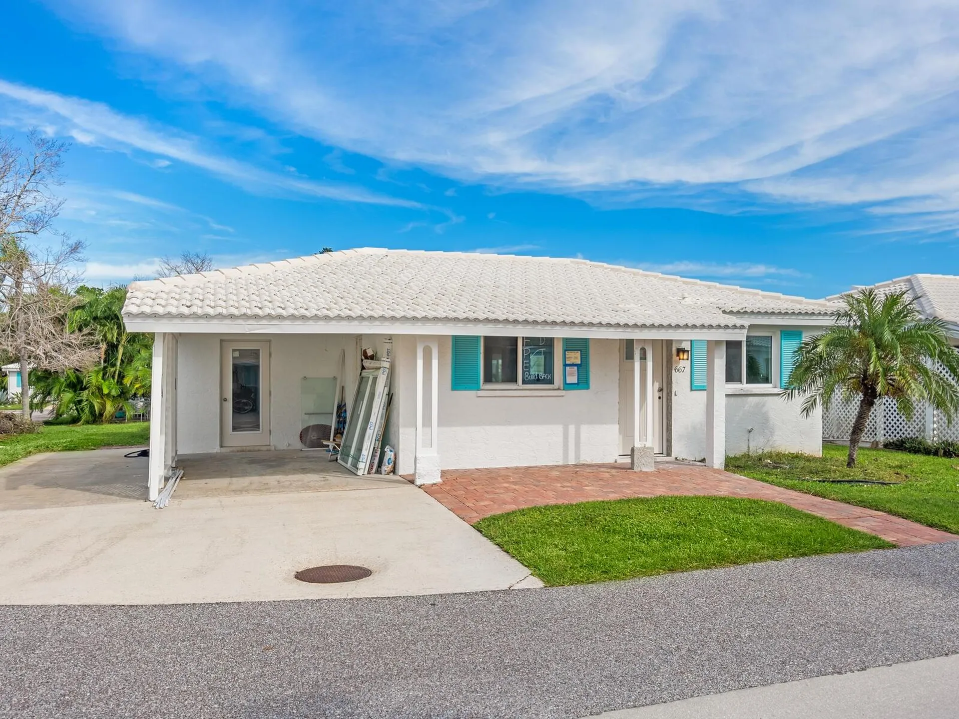 667 El Centro Longboat Key FL 34228