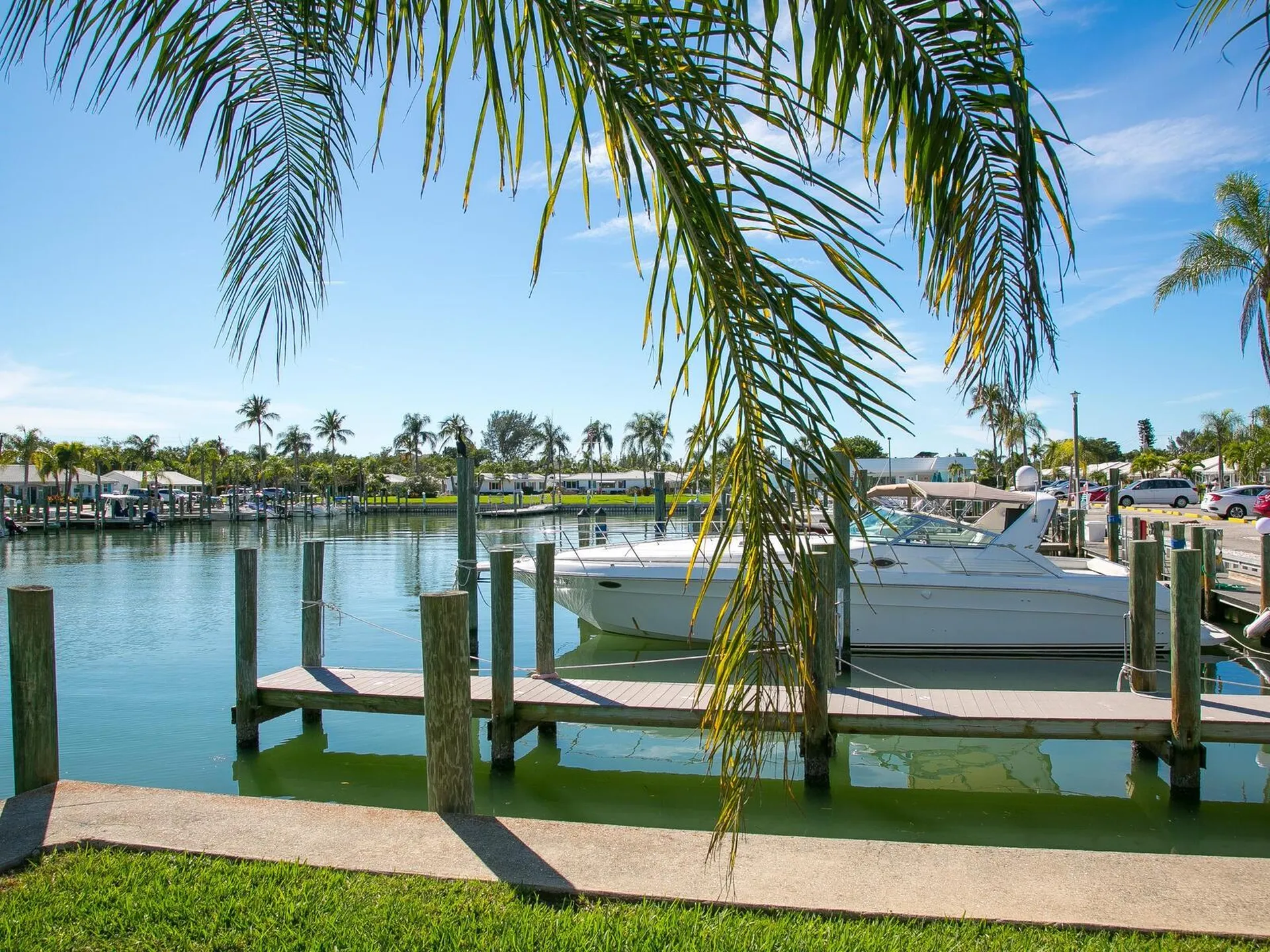 667 El Centro Longboat Key FL 34228