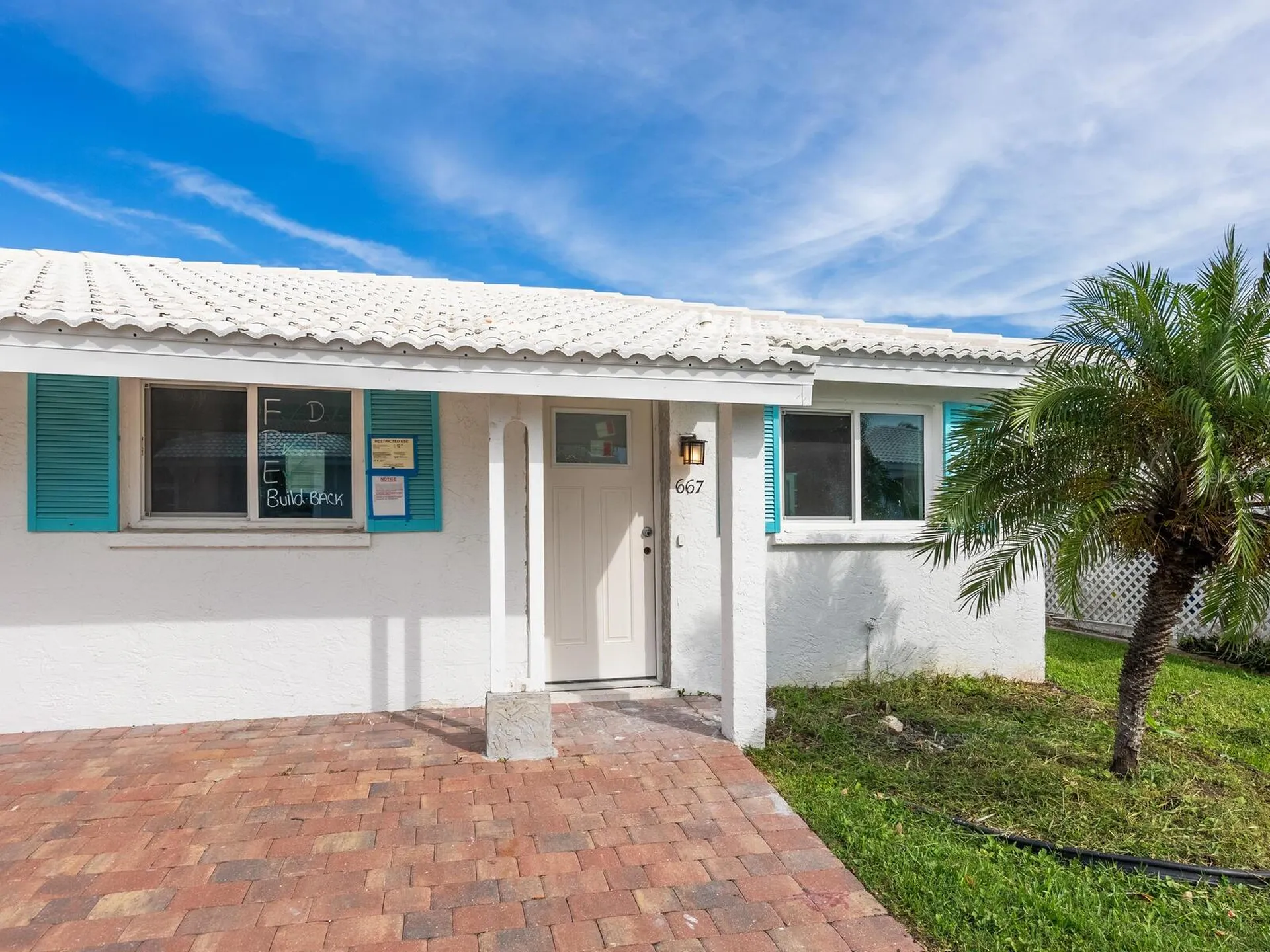 667 El Centro Longboat Key FL 34228
