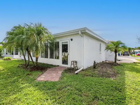 667 El Centro Longboat Key FL 34228