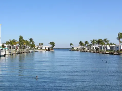 667 El Centro Longboat Key FL 34228