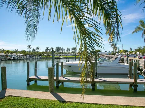 667 El Centro Longboat Key FL 34228