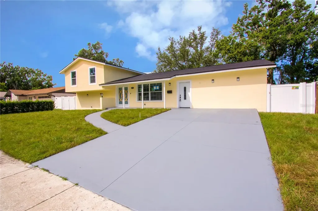 6708 Gateway Drive Tampa FL 33615